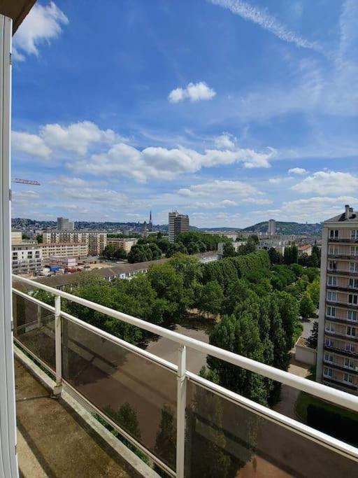 Spacieux F4 Avec Vue Panoramique Et 2 Places De Parking Ruan Exterior foto